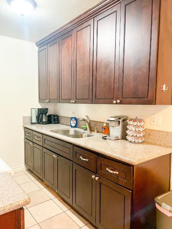 Centrally Located Ucla Condo Лос Анджелис Екстериор снимка